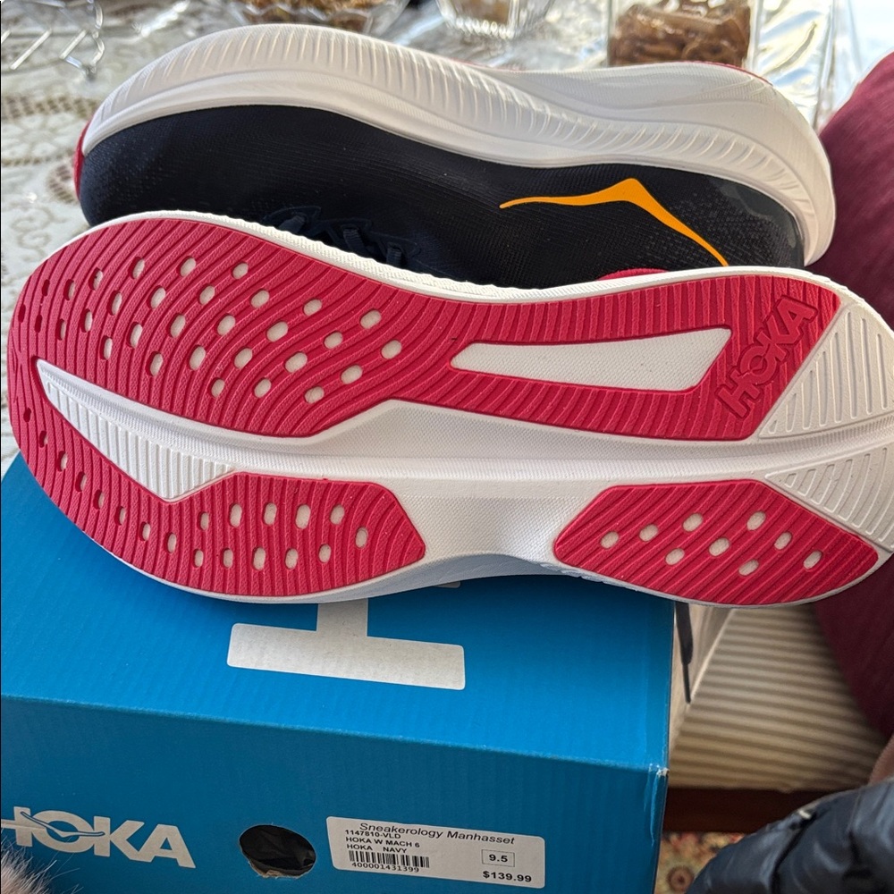 Hoka Women's Charcoal and Fuchsia Athletic Shoes brand new in box size 9.5B - Picture 3 of 4